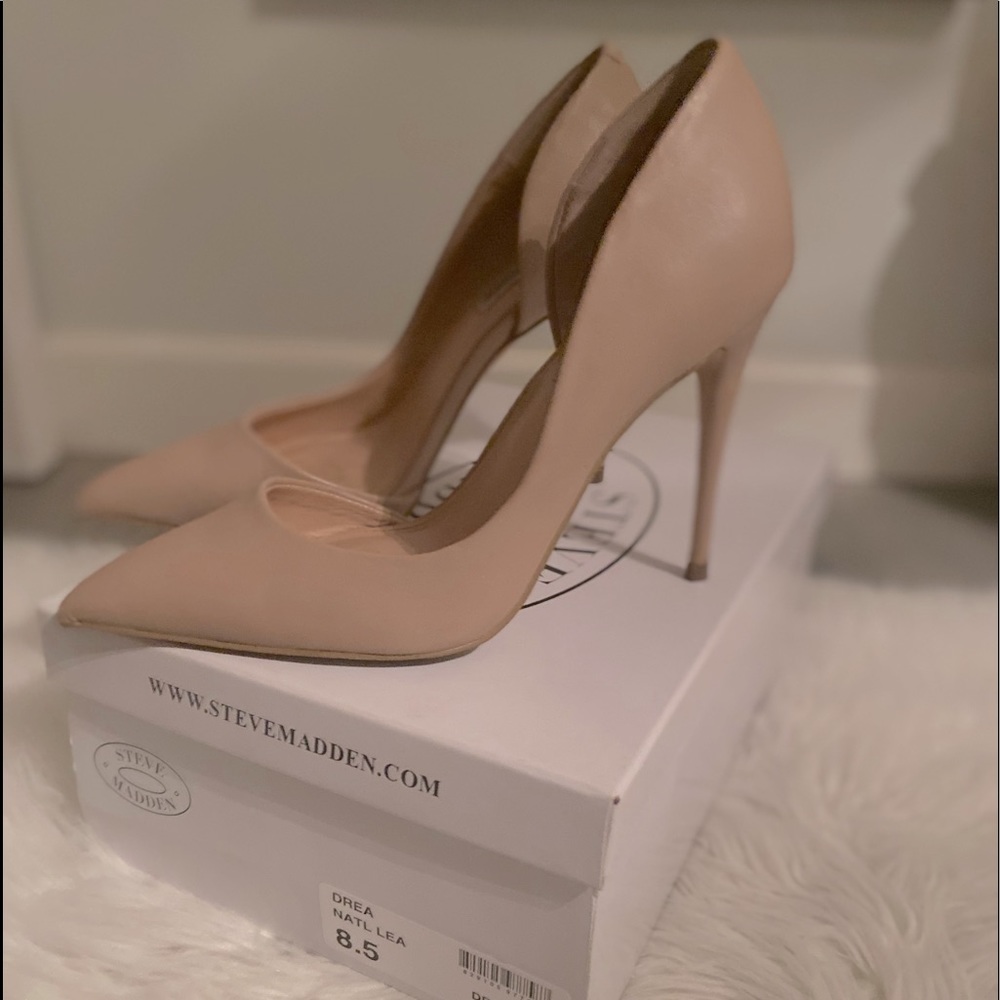 Steve Madden nude pumps....OFFERS Welcome